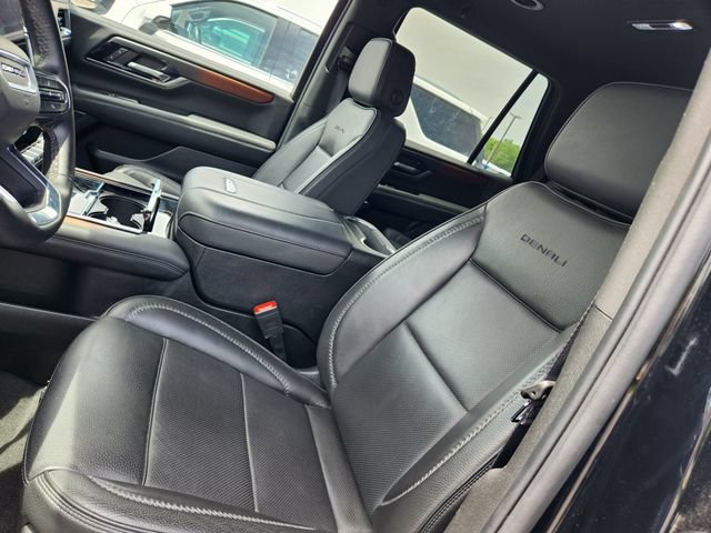 Used 2025 GMC Yukon Denali AWD/4WD image 14