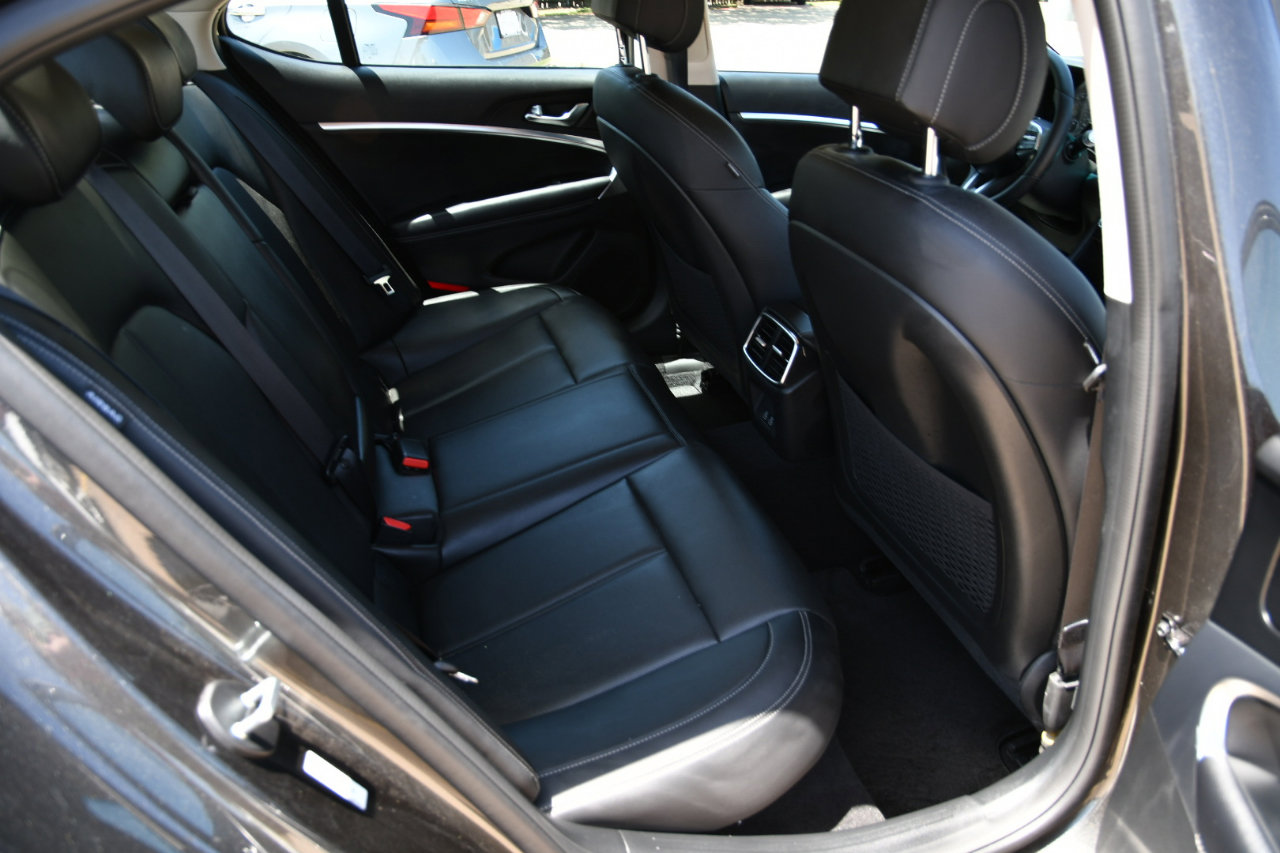 Used 2025 Genesis G70 2.5T image 24