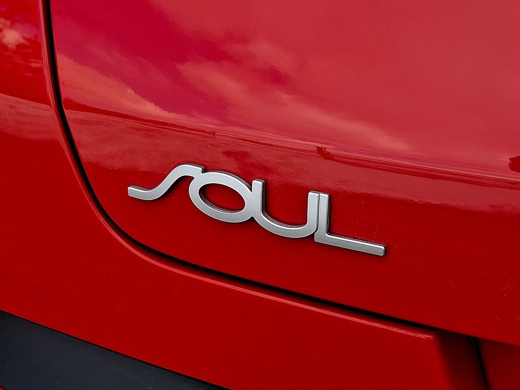 Certified 2022 Kia Soul LX image 31