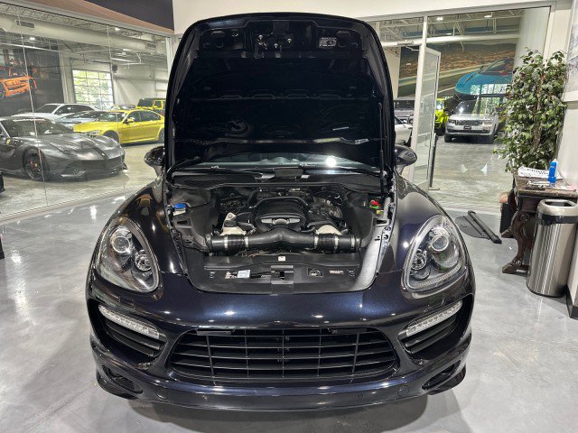 Used 2014 Porsche Cayenne GTS AWD/4WD image 18