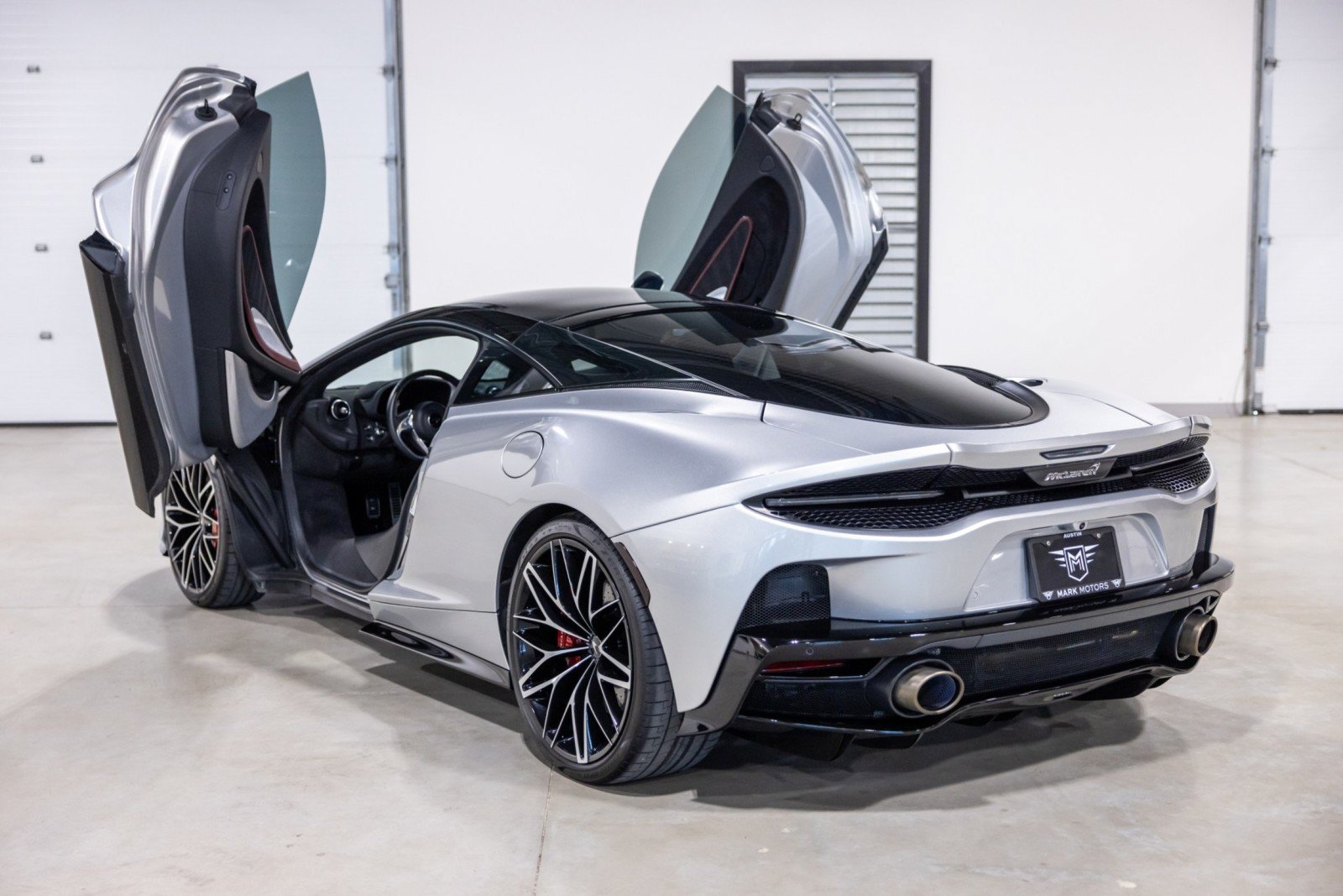 Used 2022 McLaren GT RWD image 7