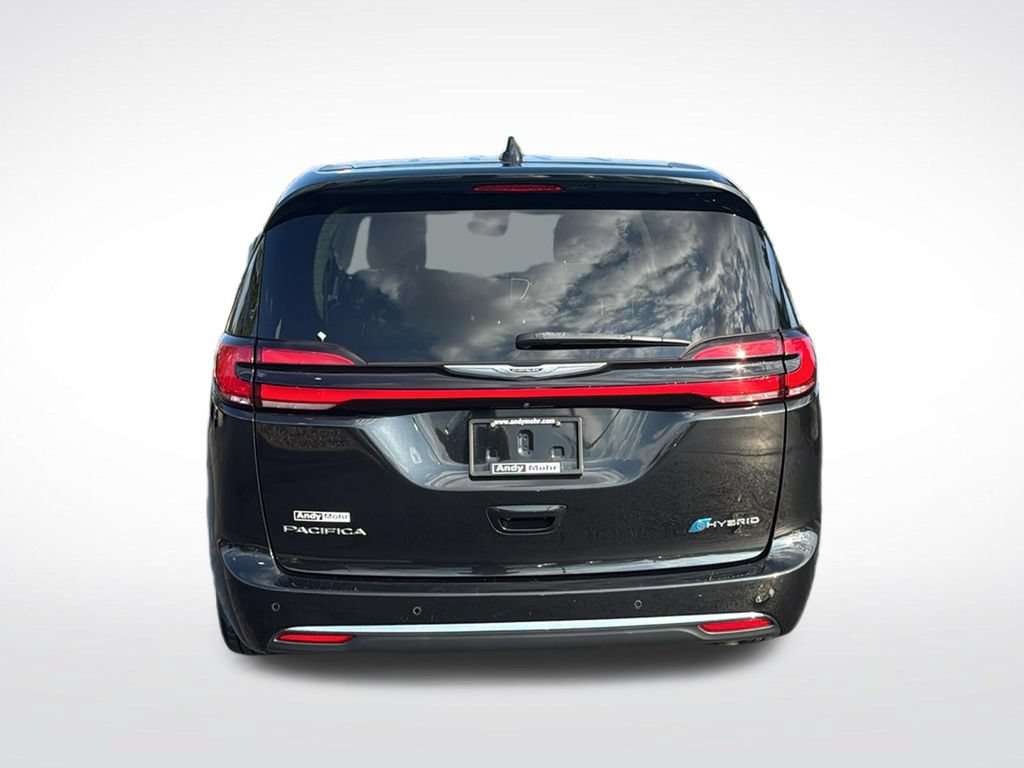 Used 2023 Chrysler Pacifica Touring-L FWD image 6