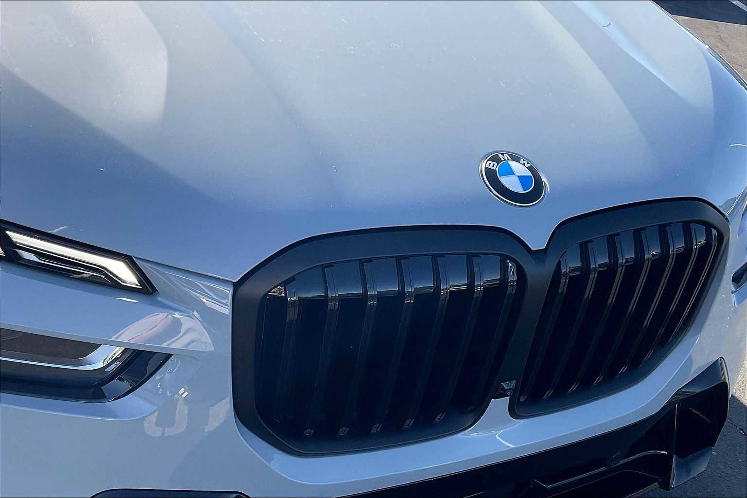 Used 2025 BMW X7 xDrive40i w/ M Sport Package image 34