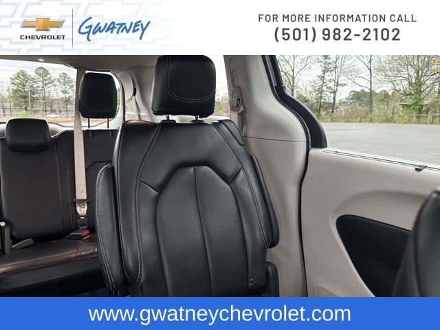 Used 2024 Chrysler Pacifica Touring-L image 26