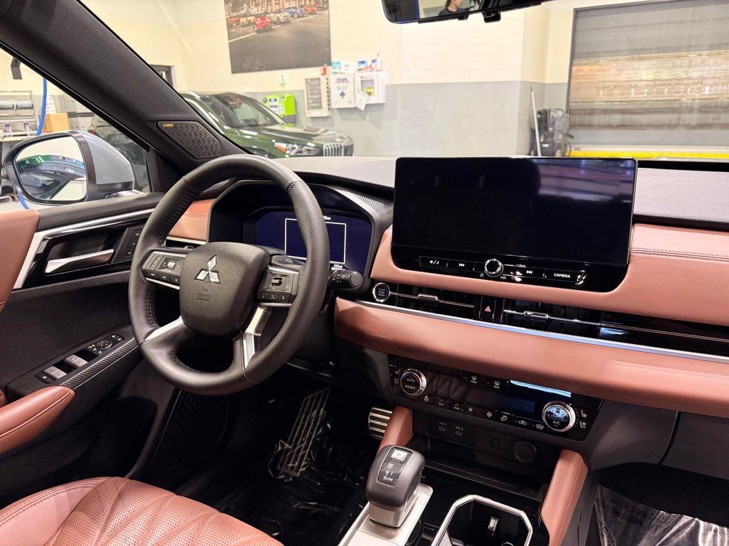 Used 2025 Mitsubishi Outlander SEL AWD/4WD image 31