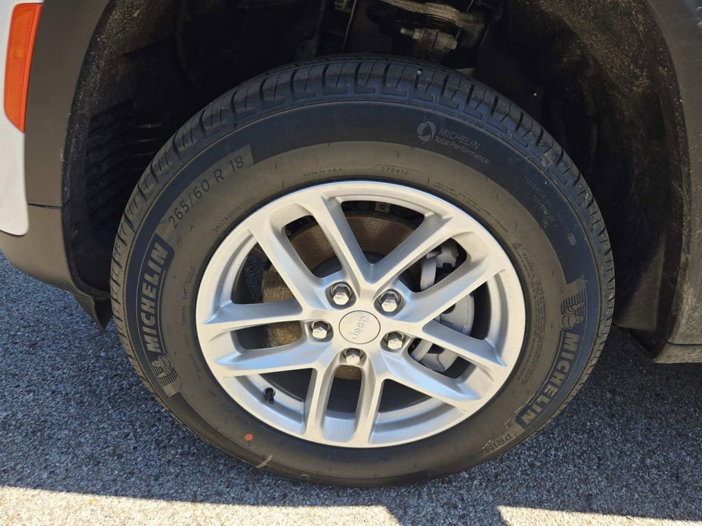 New 2026 Jeep Grand Cherokee Laredo X AWD/4WD image 10