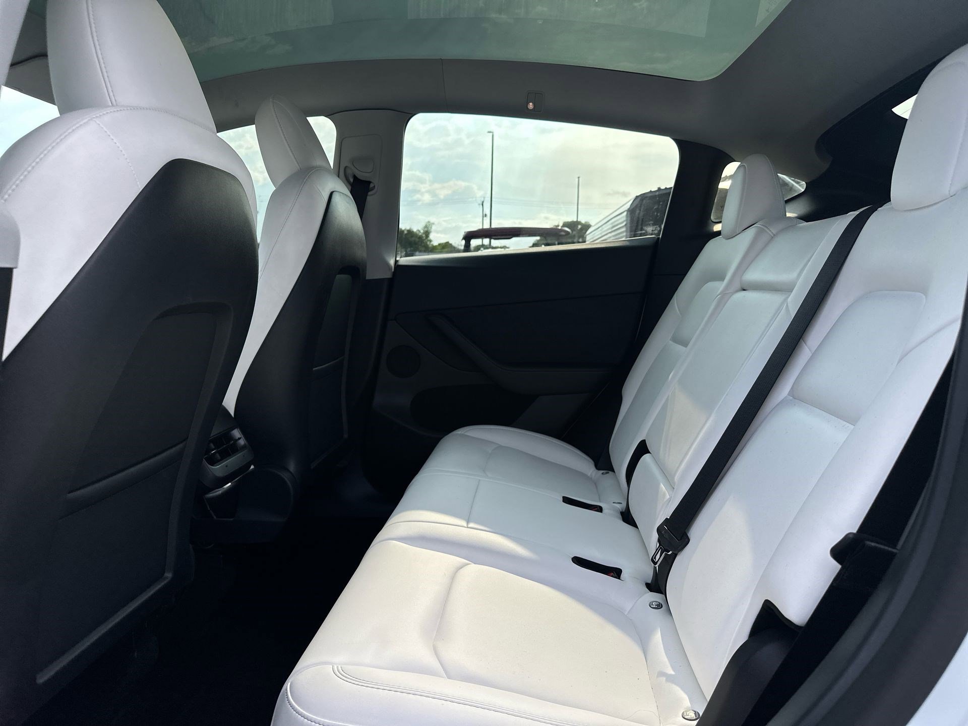 Used 2022 Tesla Model Y Performance AWD/4WD image 21