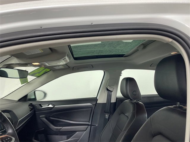 Used 2024 Volkswagen Jetta SE image 16