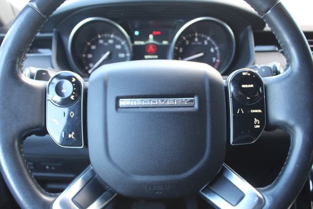 Used 2019 Land Rover Discovery SE image 16