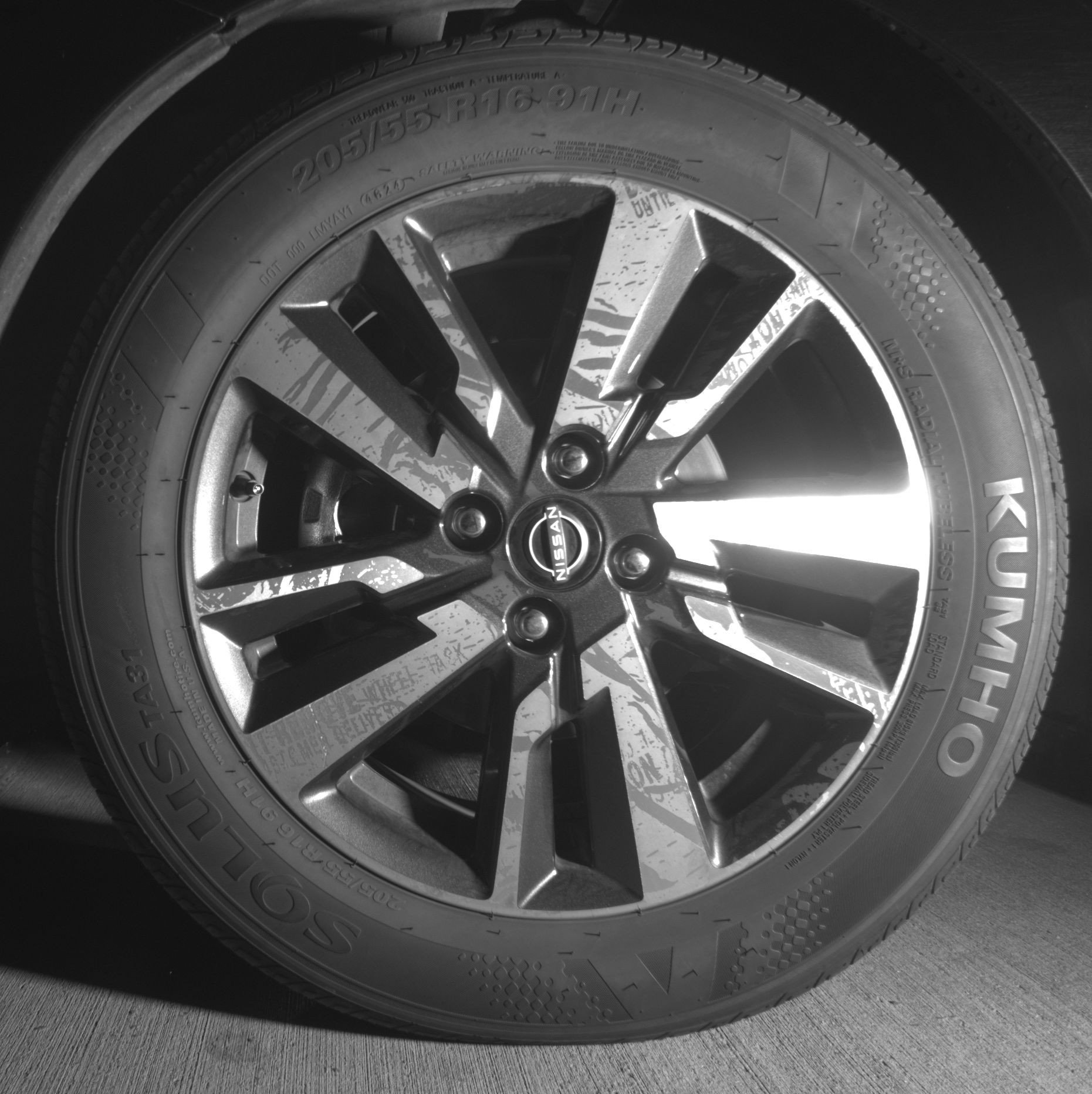 Used 2025 Nissan Versa SV w/ Trunk Package image 12