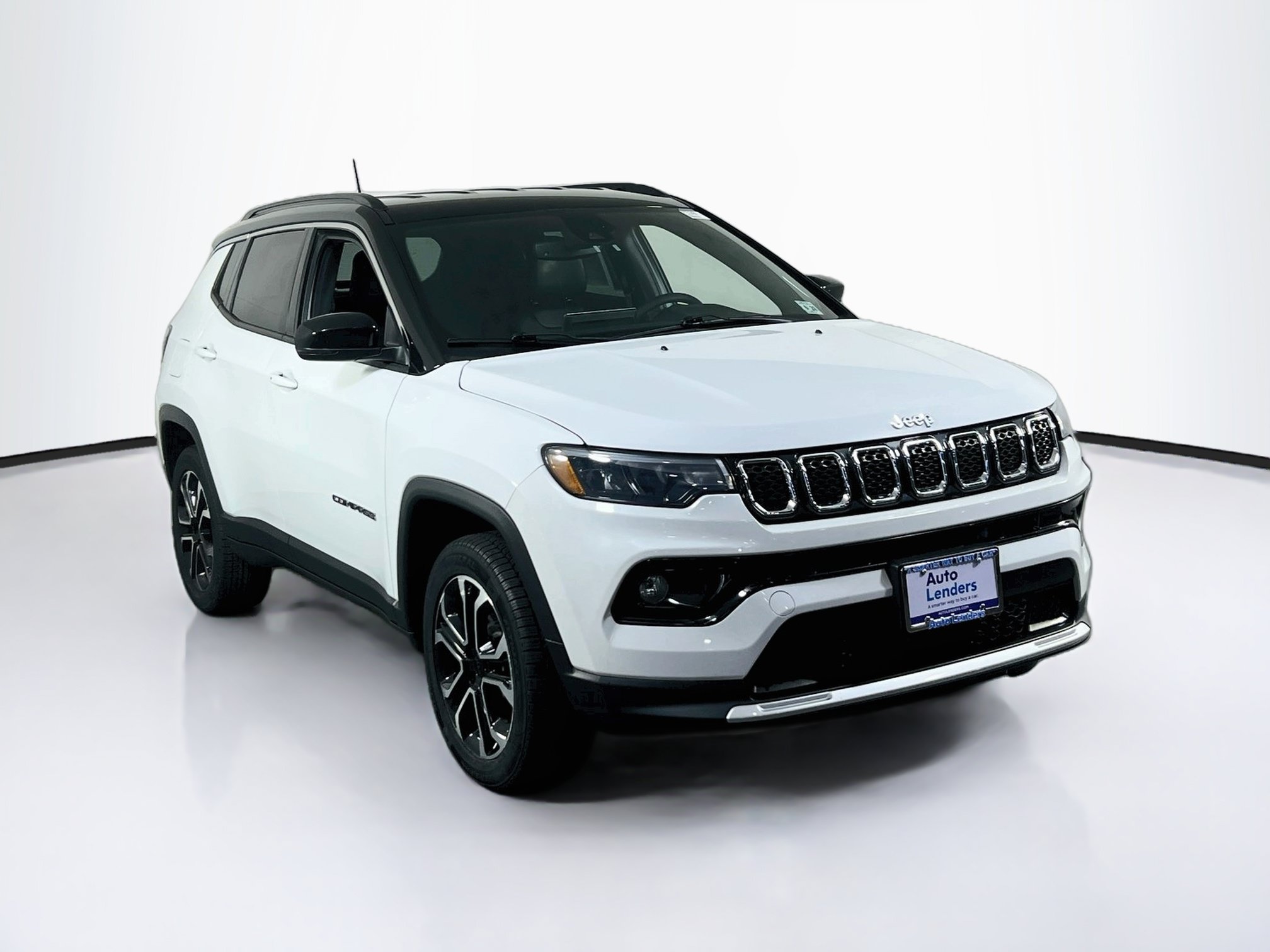 Used 2023 Jeep Compass Limited AWD/4WD image 3
