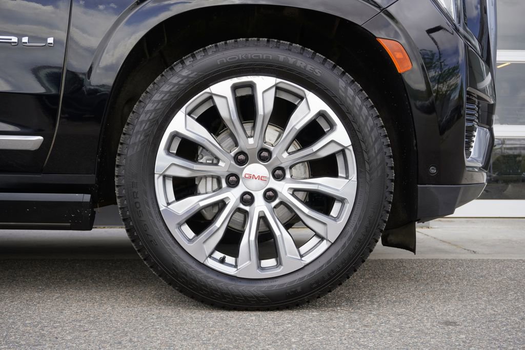 Used 2023 GMC Yukon XL Denali w/ Denali Reserve Package AWD/4WD image 33
