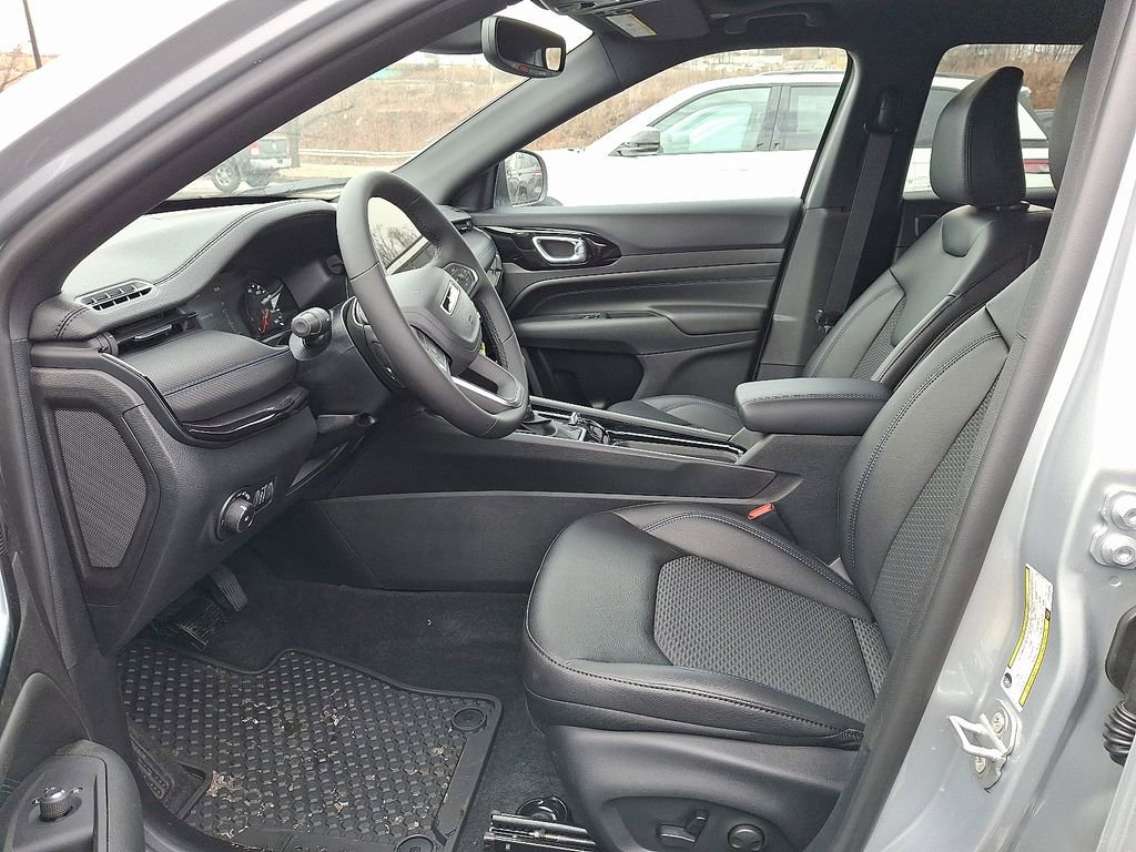 New 2026 Jeep Compass Latitude w/ Sun and Sound Group image 7