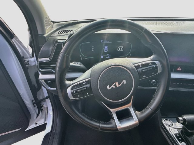 Used 2023 Kia Sportage EX FWD image 16