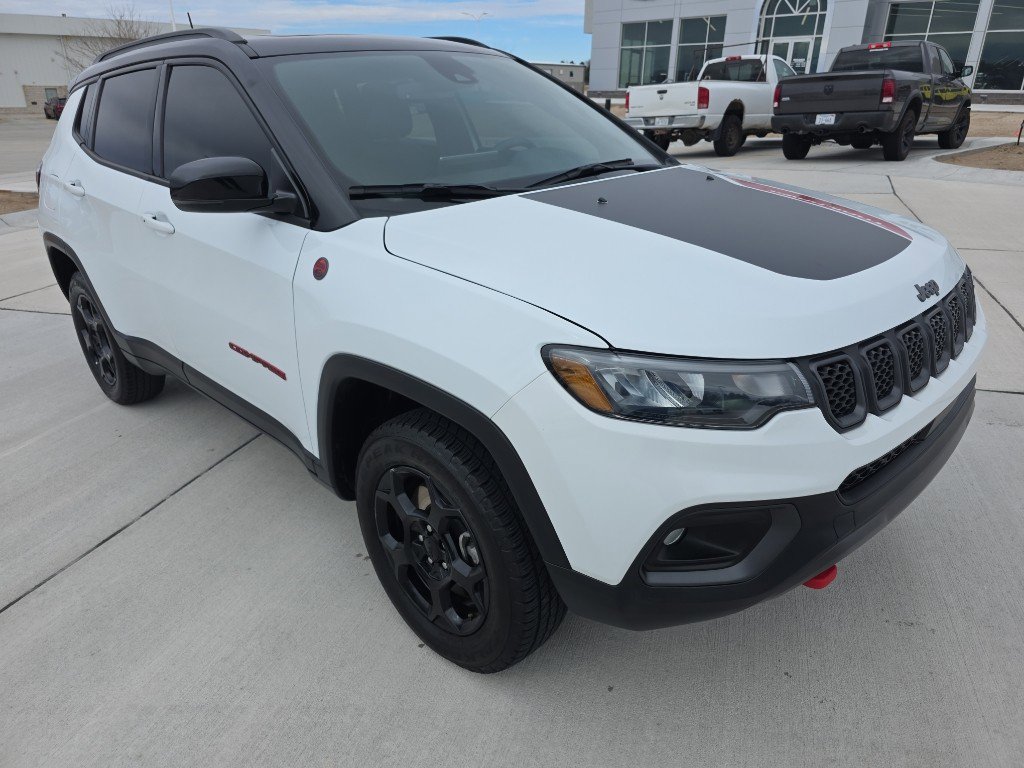 Used 2023 Jeep Compass Trailhawk w/ Sun and Sound Group AWD/4WD image 3