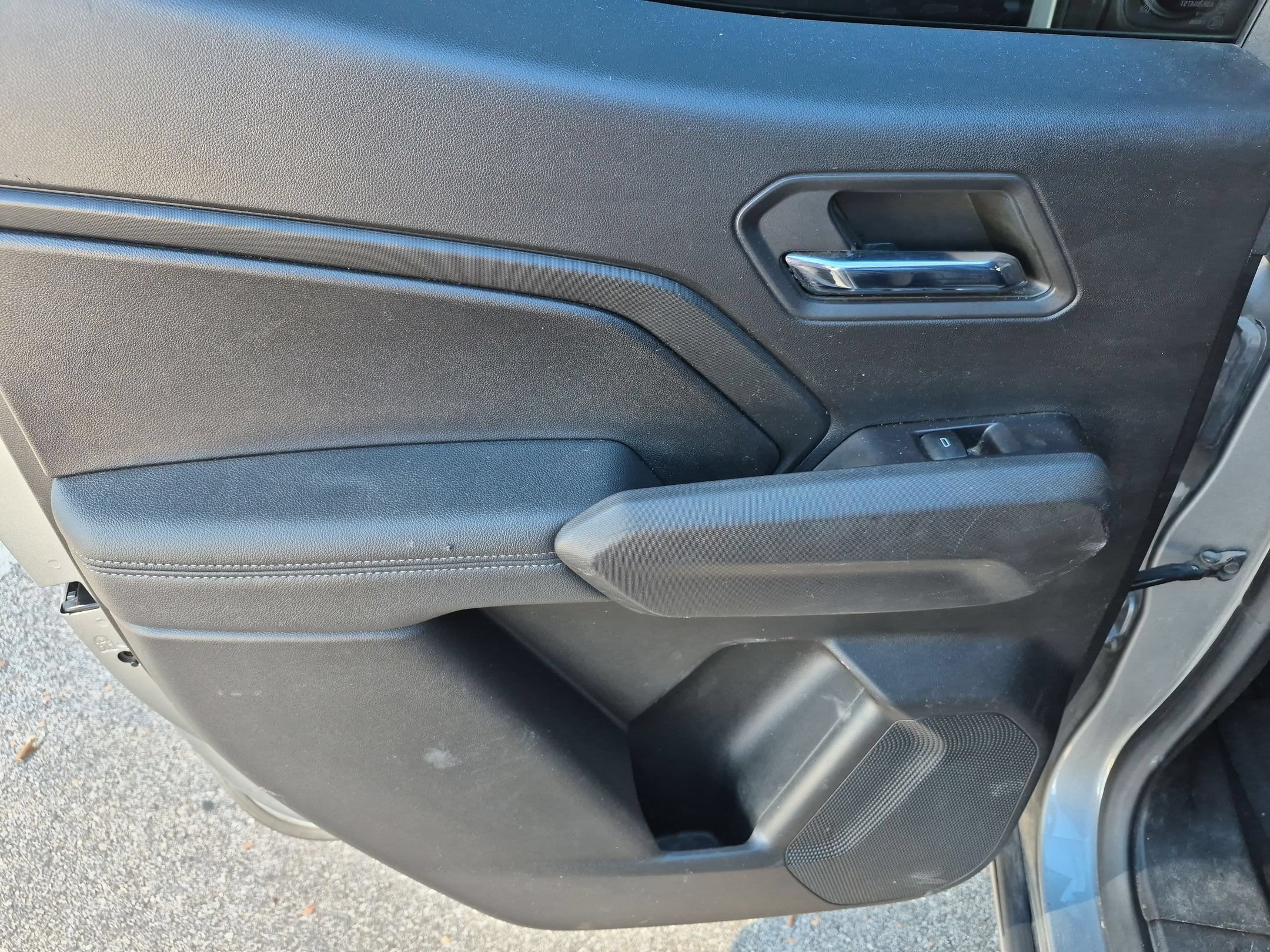 Used 2023 Chevrolet Colorado LT w/ LT Convenience Package III RWD image 15