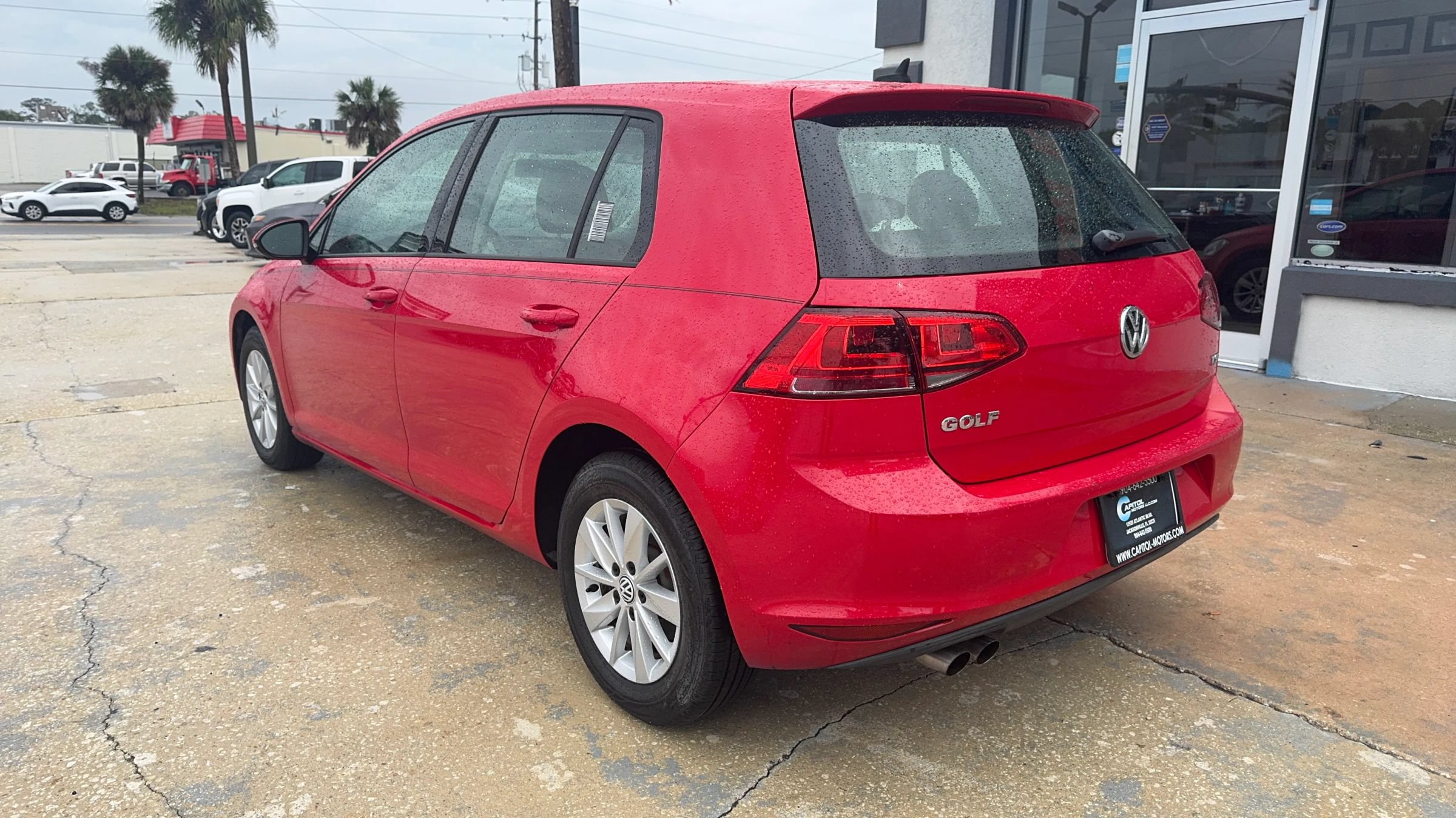 Used 2016 Volkswagen Golf S FWD image 3
