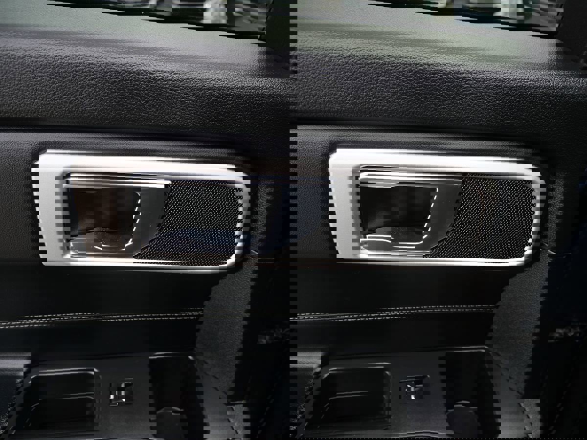 Used 2020 Ford Explorer XLT w/ Equipment Group 202A image 26