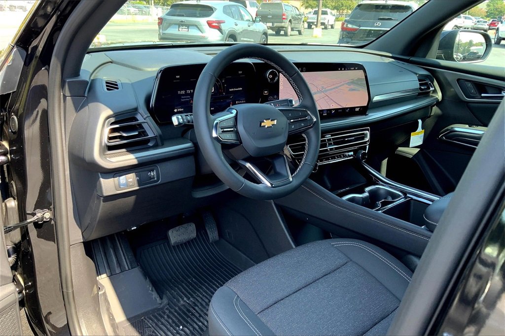 New 2026 Chevrolet Traverse LT w/ Driver Confidence Package image 7