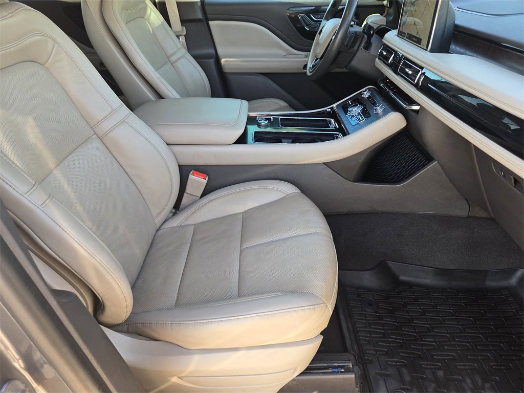 Used 2022 Lincoln Aviator Reserve w/ Elements Package Plus image 12