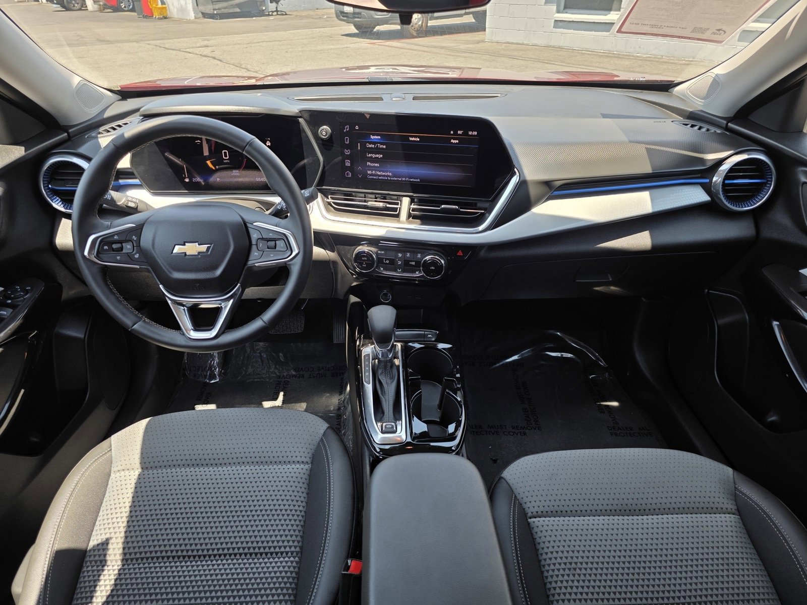 Certified 2025 Chevrolet Trax LT w/ Driver Confidence Package image 15