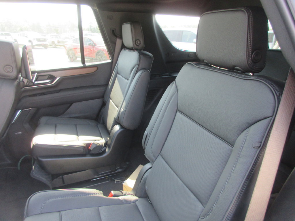 New 2026 GMC Yukon Denali w/ Denali Reserve Package AWD/4WD image 12