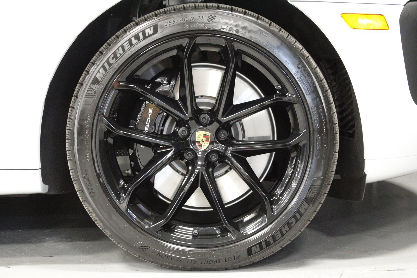 New 2026 Porsche Macan GTS AWD/4WD image 11