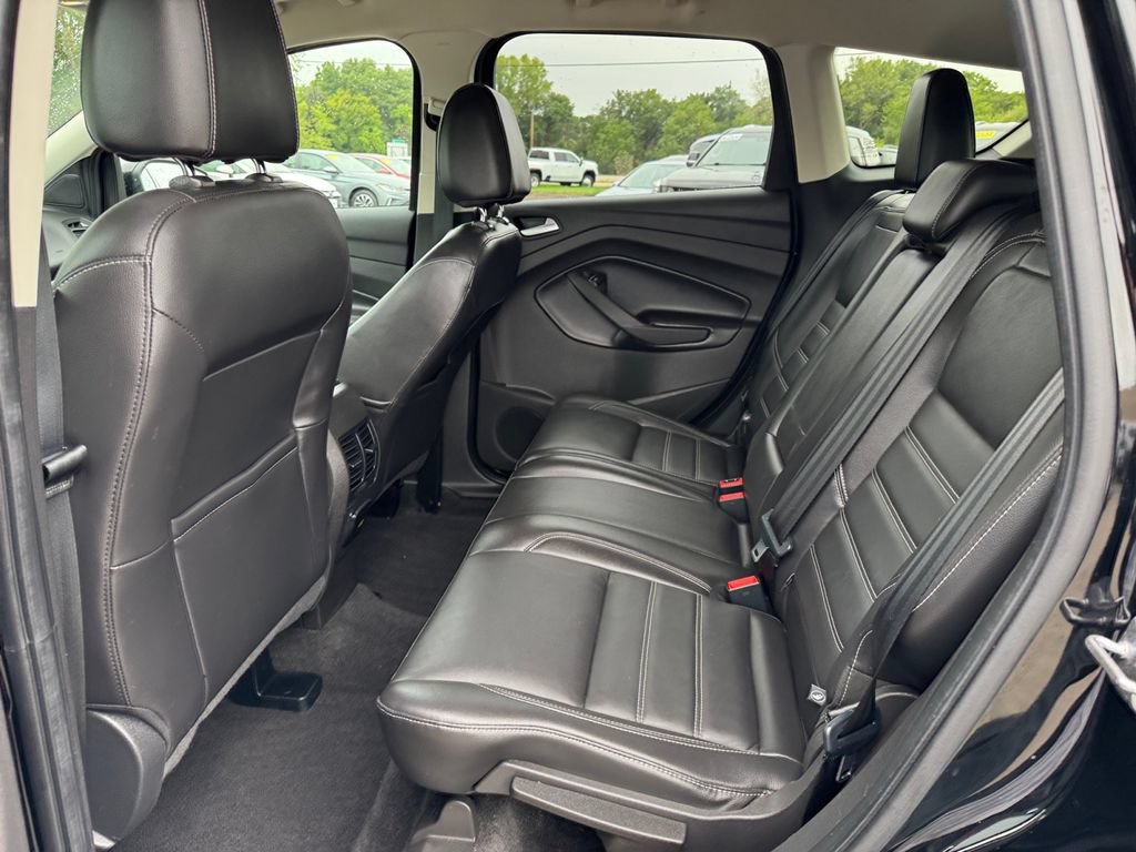 Used 2017 Ford Escape SE w/ SE Leather Comfort Package AWD/4WD image 33