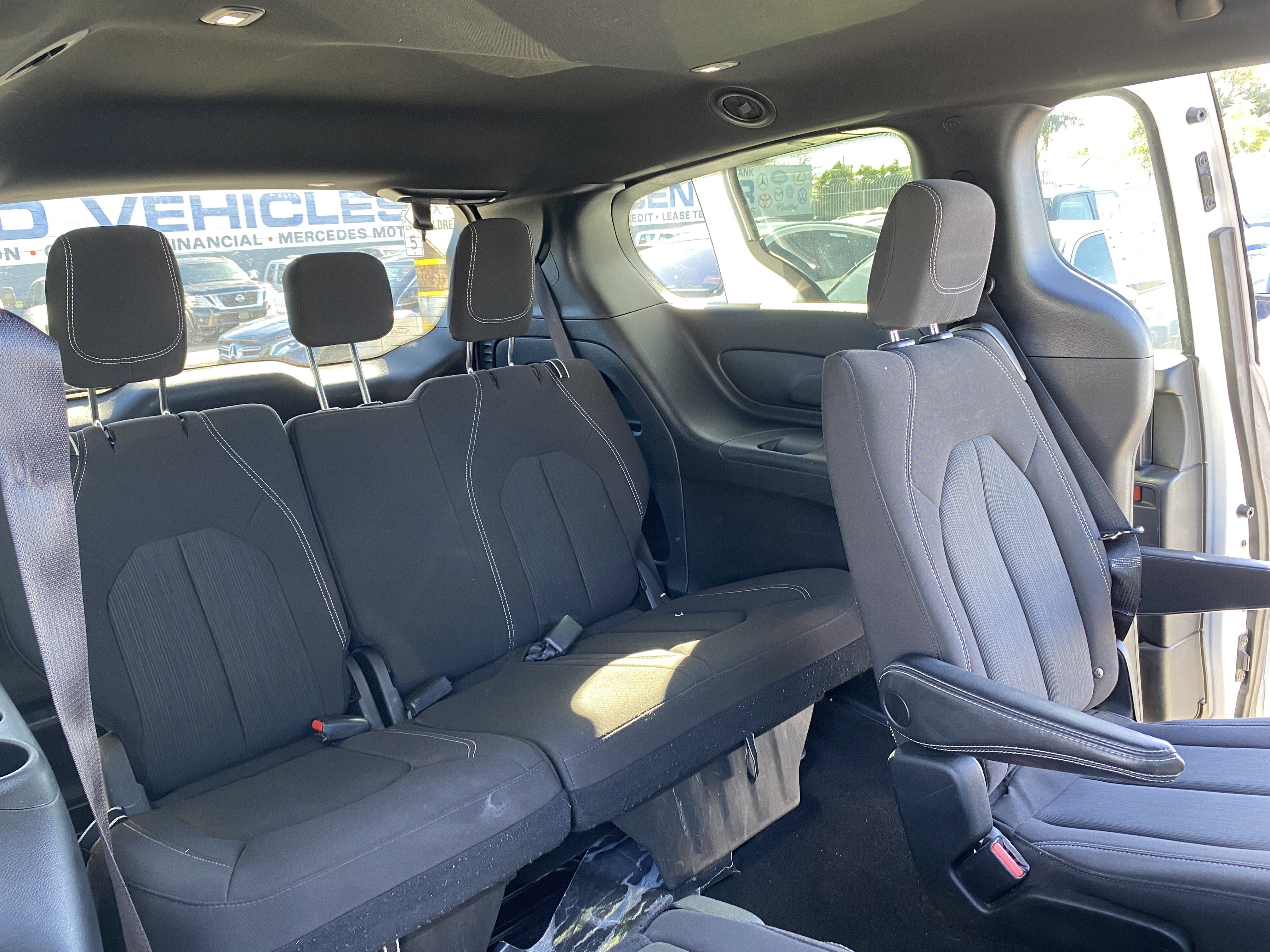 Used 2023 Chrysler Pacifica Touring image 20