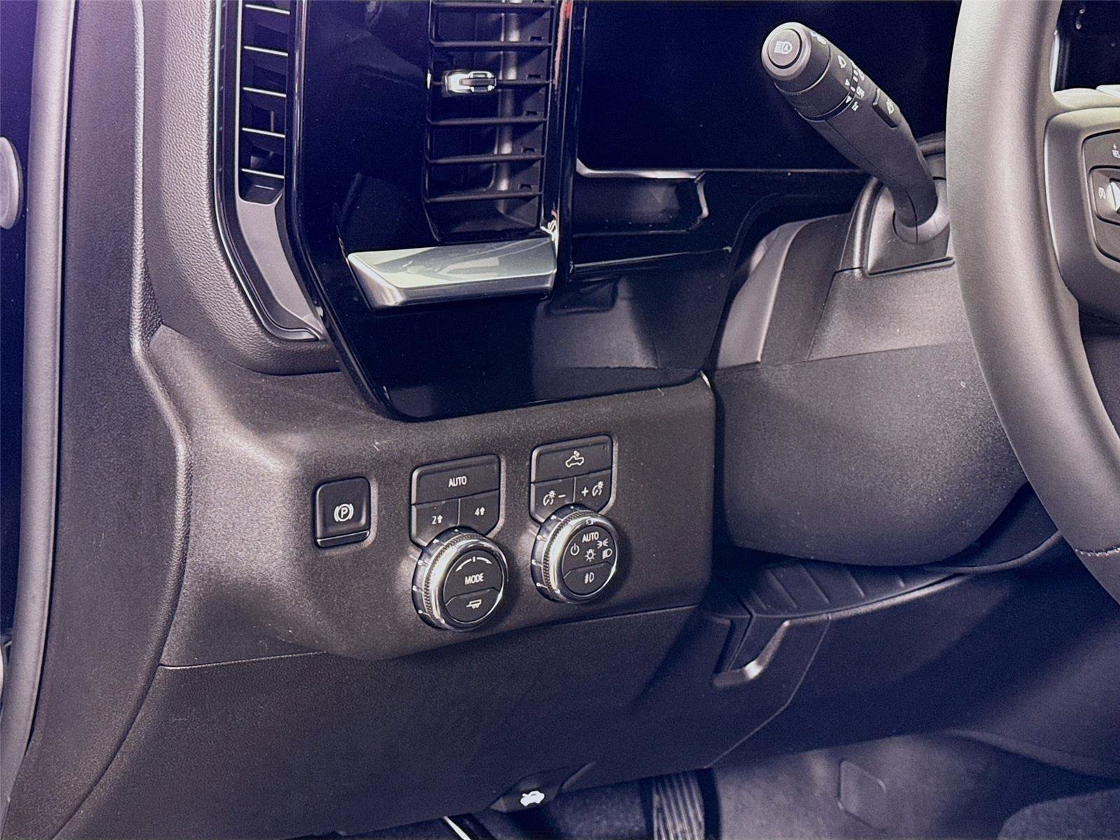 New 2026 GMC Sierra 1500 Elevation image 5