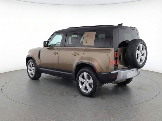 Used 2020 Land Rover Defender 110 First Edition image 31
