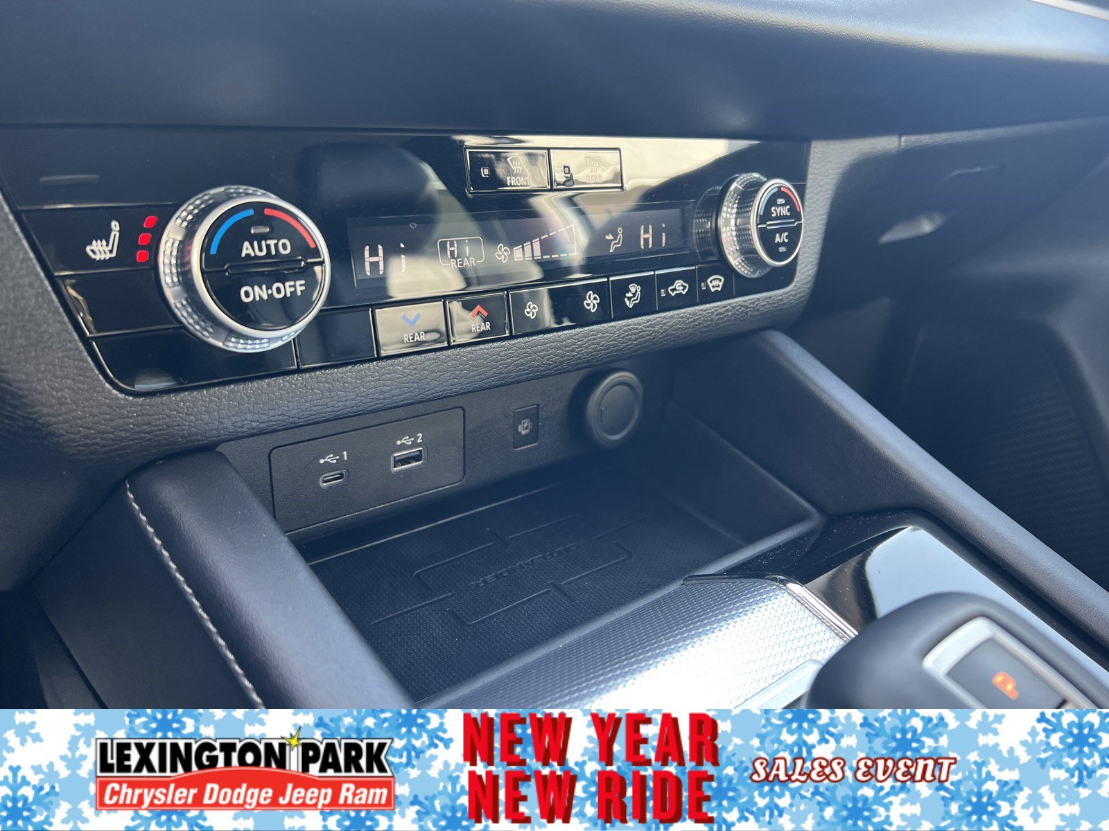 Used 2023 Mitsubishi Outlander SEL image 26