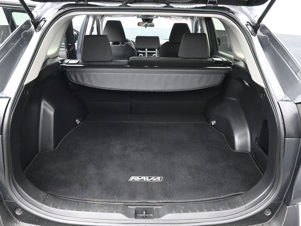 Used 2021 Toyota RAV4 LE w/ Carpet Mat Package (TMS) image 23