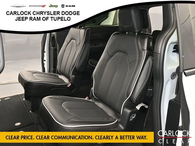 New 2026 Chrysler Pacifica Limited w/ Uconnect Theater Family Group image 26