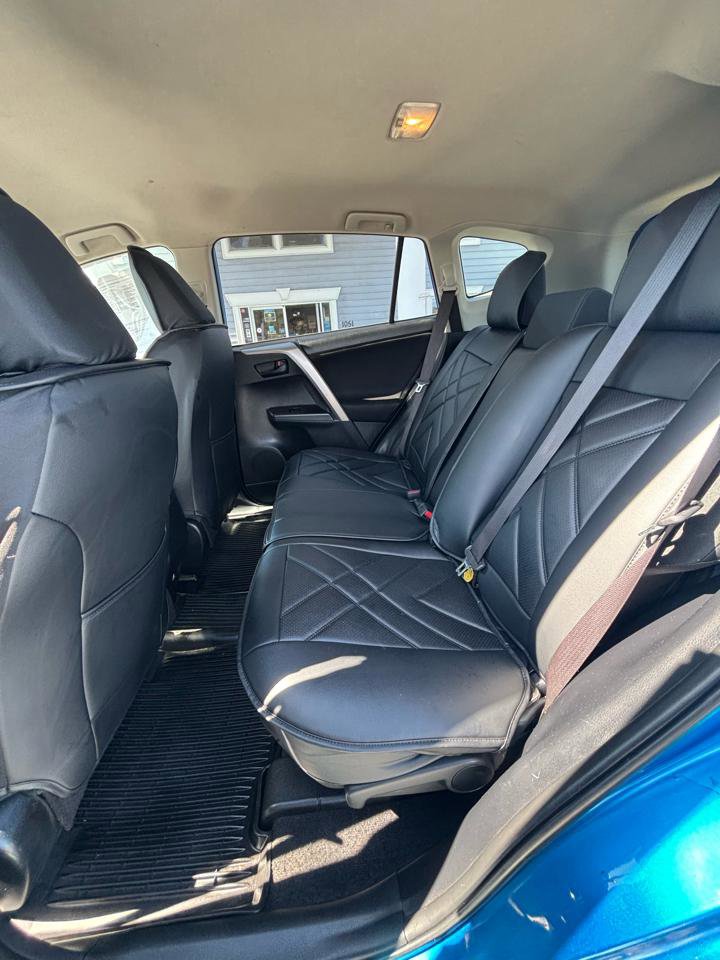 Used 2018 Toyota RAV4 LE w/ All Weather Liner Package AWD/4WD image 20