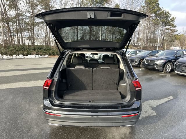 Used 2020 Volkswagen Tiguan SE w/ Panoramic Sunroof Package image 36