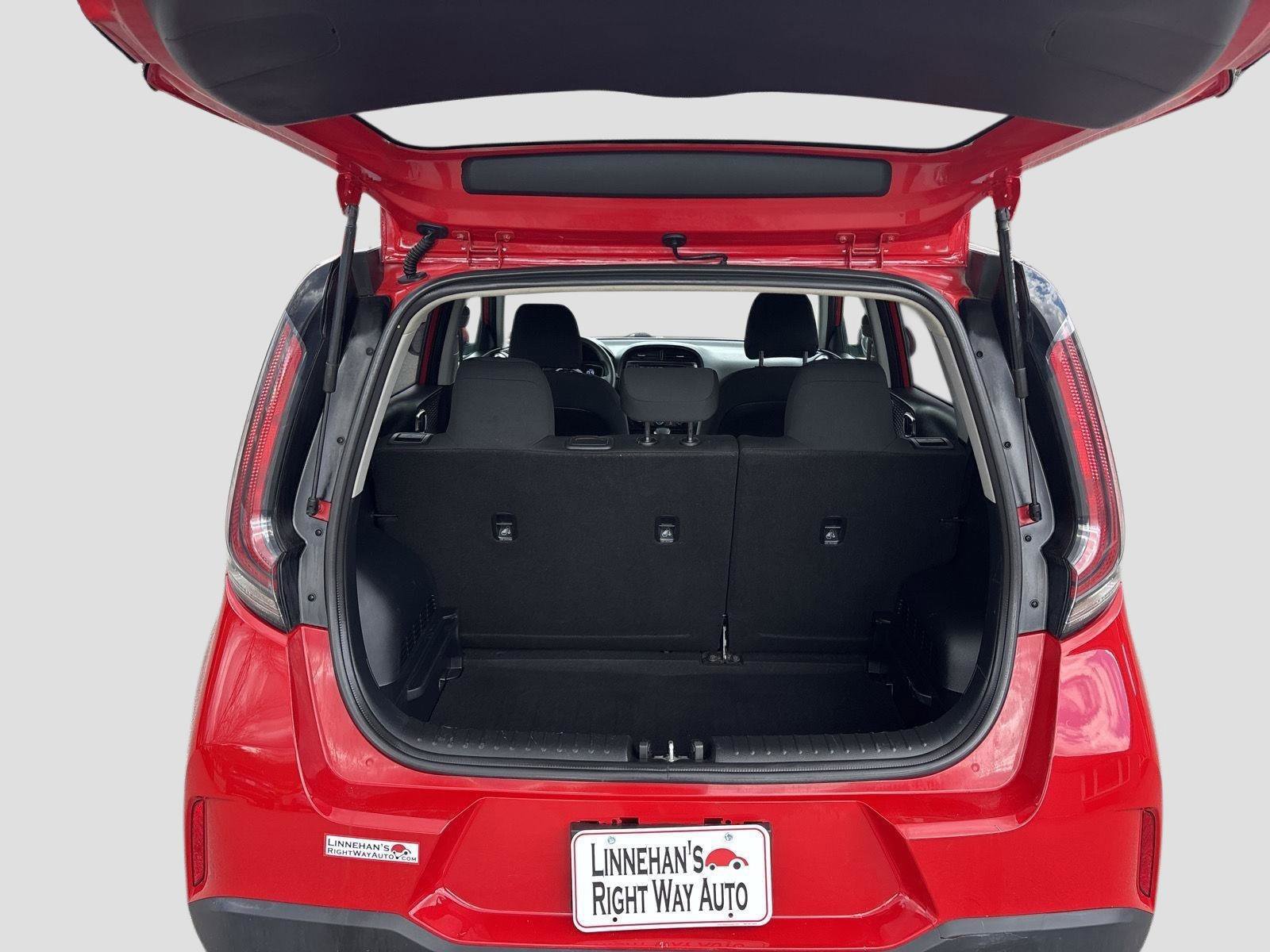 Used 2023 Kia Soul LX w/ LX Technology Package FWD image 20