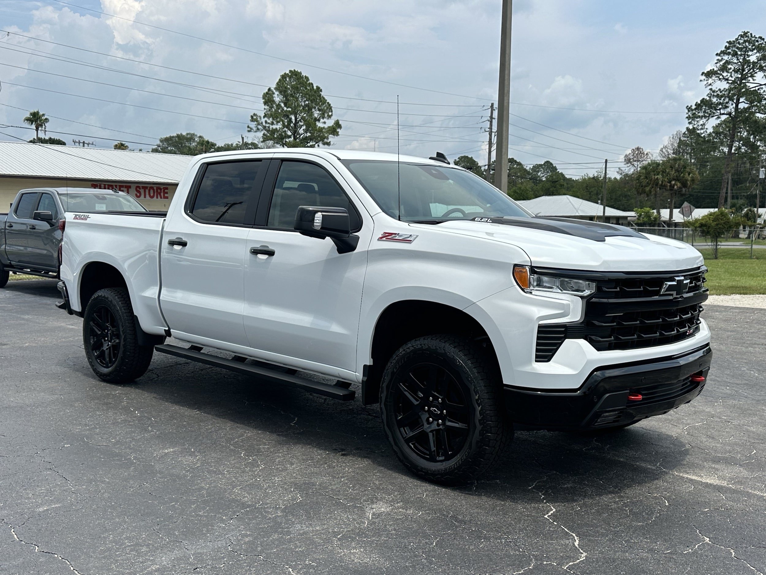 New 2026 Chevrolet Silverado 1500 LT Trail Boss w/ LT Trail Boss Premium Package AWD/4WD image 2