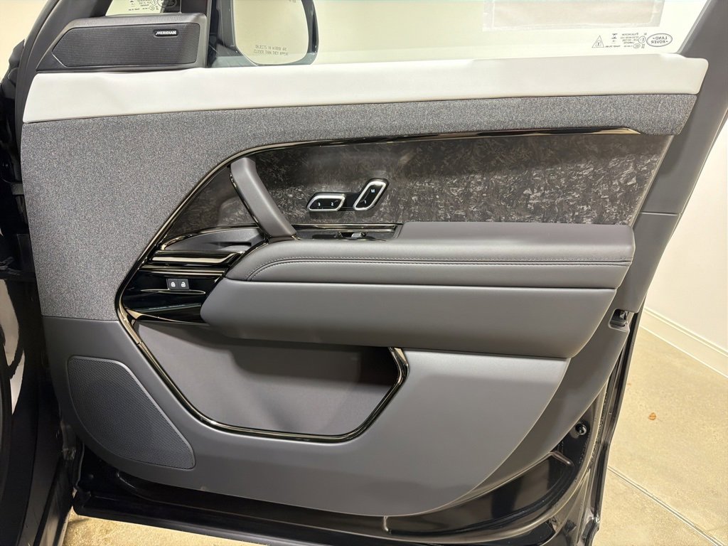 New 2025 Land Rover Range Rover Sport Dynamic SE image 23