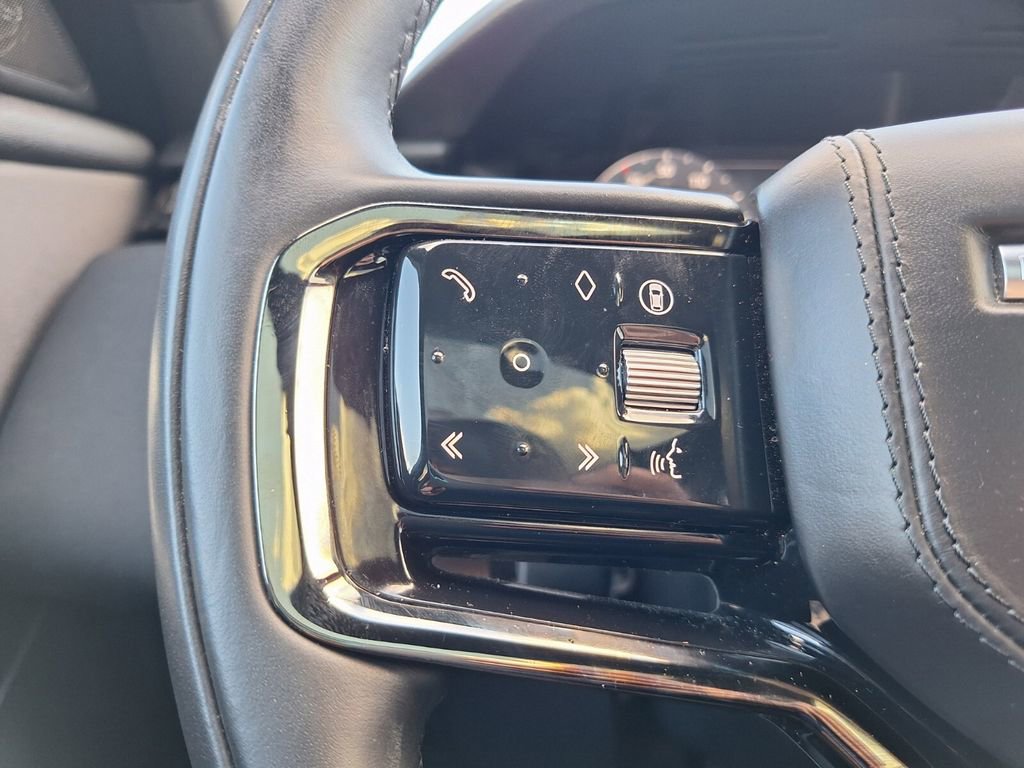 Used 2025 Land Rover Range Rover Velar Dynamic SE image 18