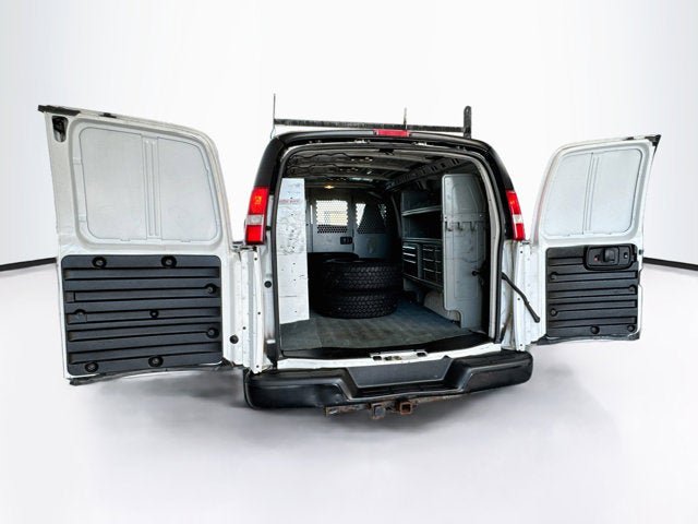 Used 2017 Chevrolet Express 2500 RWD image 13