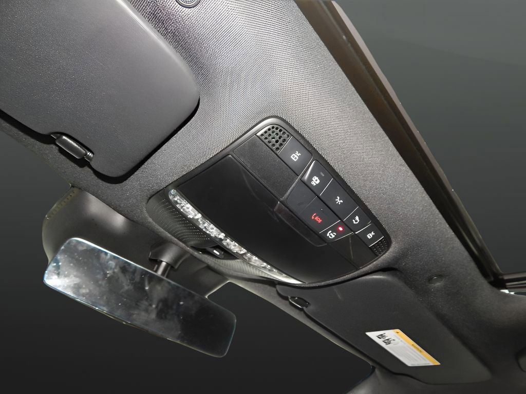 Used 2021 Mercedes-Benz GLC 300 4MATIC Coupe image 18