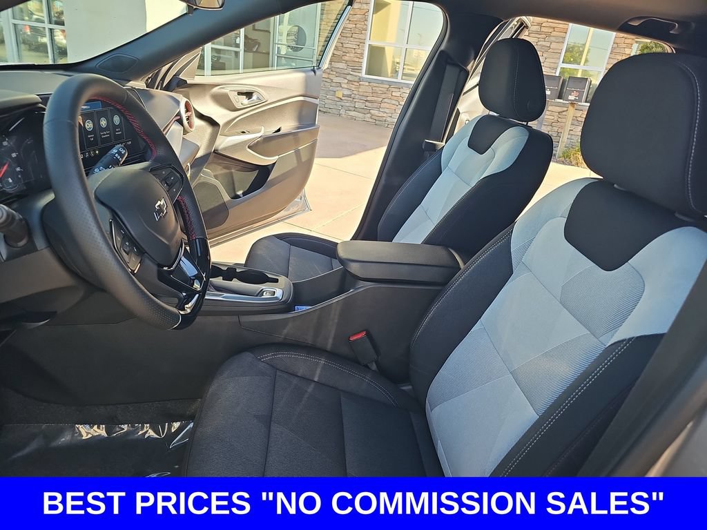New 2026 Chevrolet Trax RS w/ Sunroof Package FWD image 14