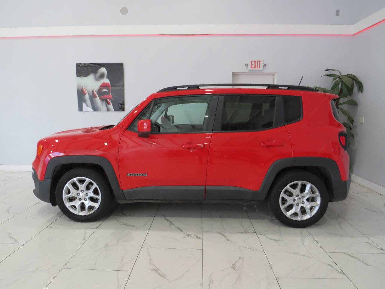 Used 2018 Jeep Renegade Latitude FWD image 7
