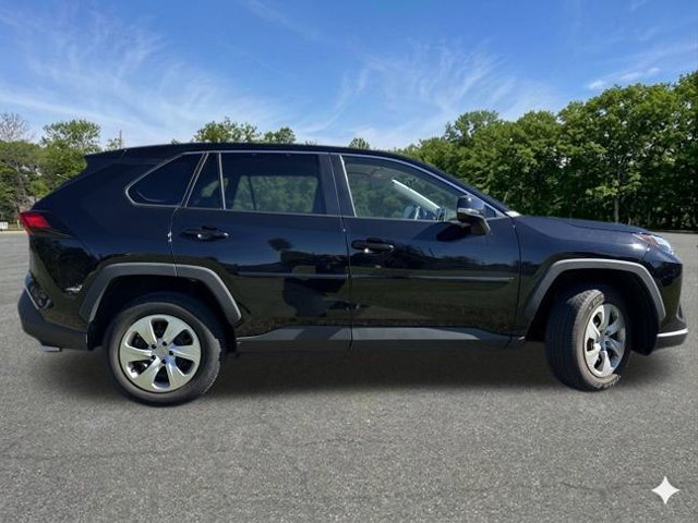 Used 2023 Toyota RAV4 LE AWD/4WD image 9