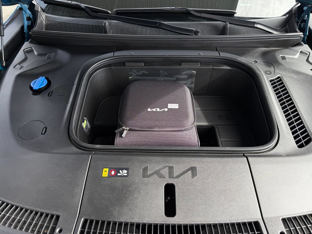 Certified 2024 Kia EV9 Land w/ Towing Package AWD/4WD image 11