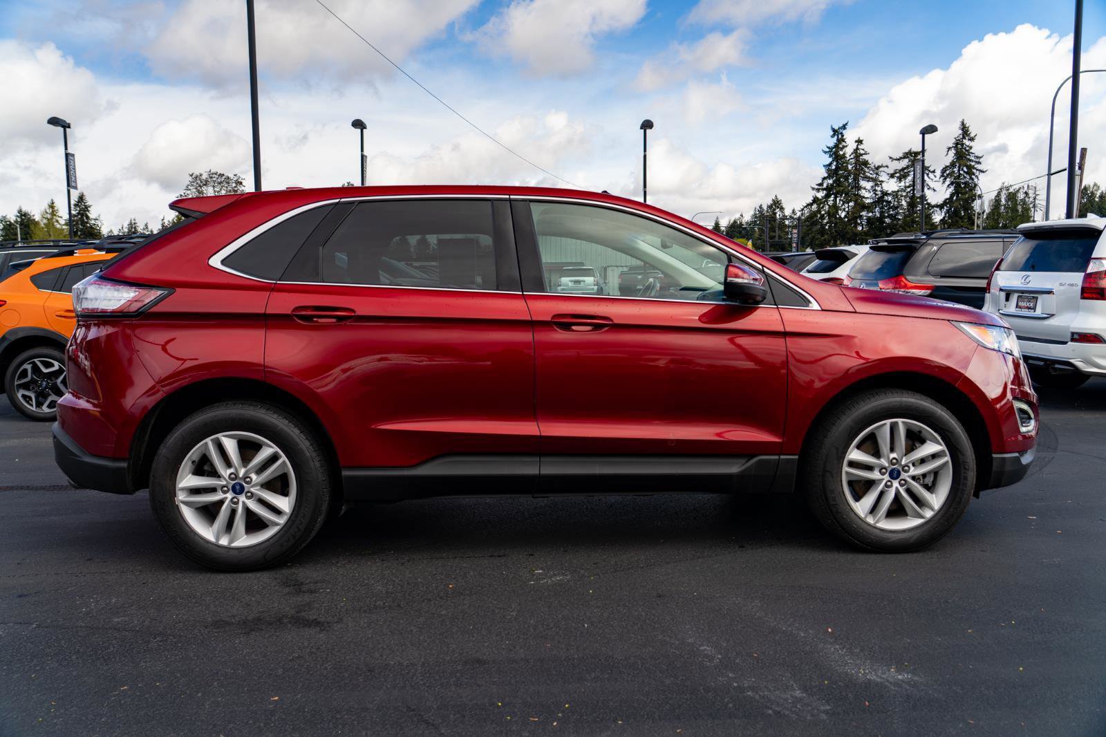 Used 2018 Ford Edge SEL w/ Equipment Group 201A AWD/4WD image 9