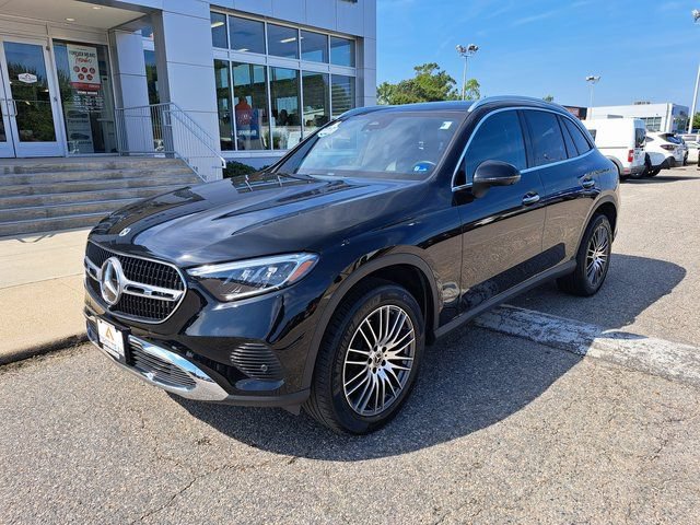 Used 2023 Mercedes-Benz GLC 300 4MATIC image 2