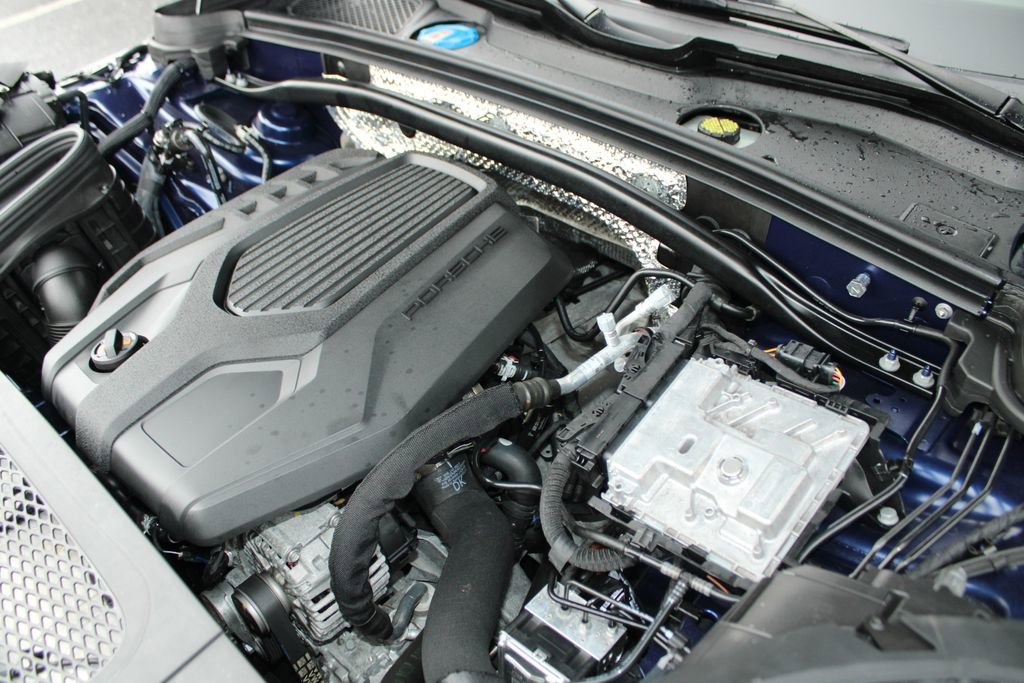 Used 2022 Porsche Macan image 41