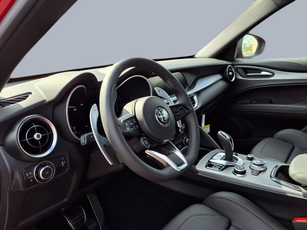 New 2025 Alfa Romeo Stelvio Sprint w/ Veloce Package AWD/4WD image 8